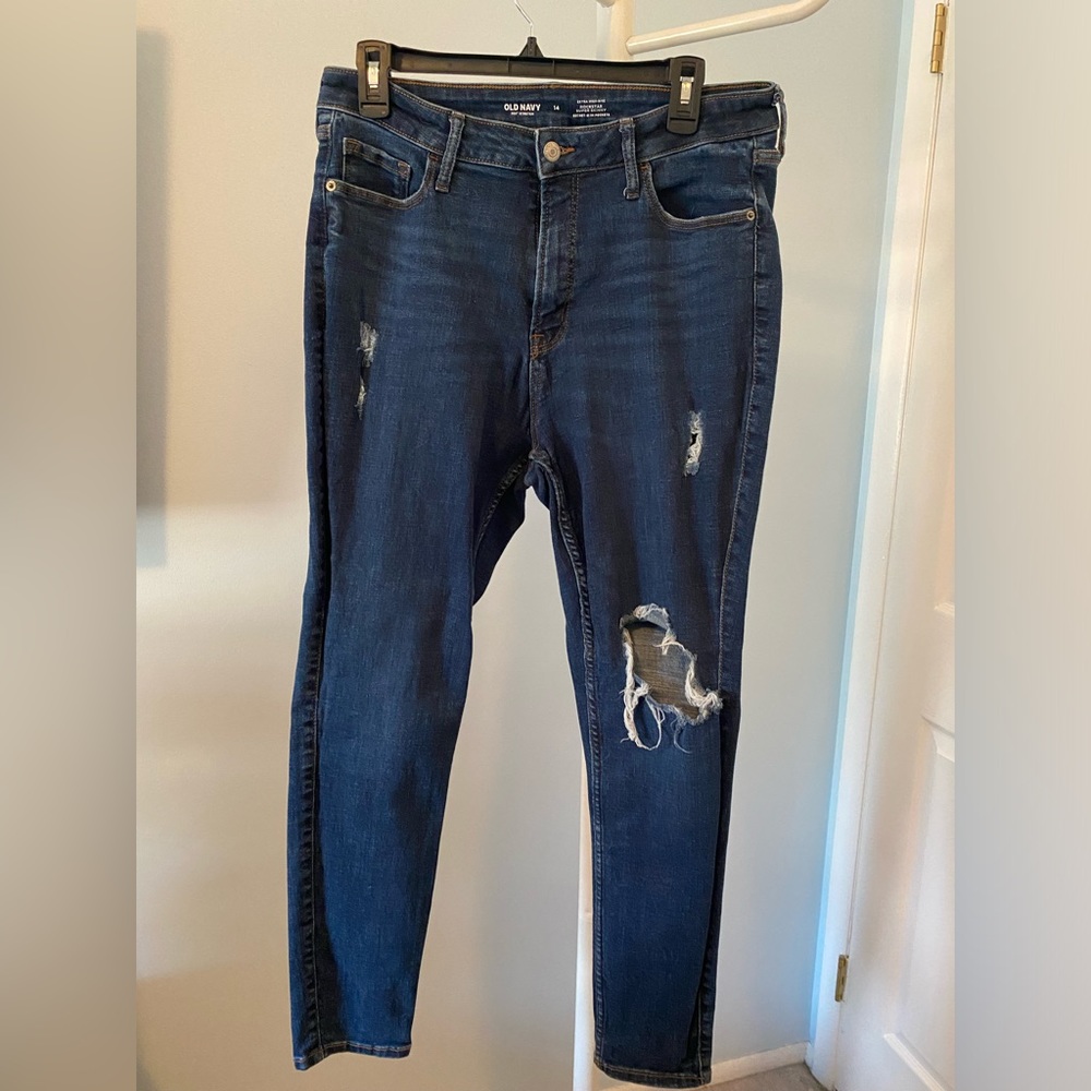 Old Navy distressed Rockstar Super Skinny Jeans